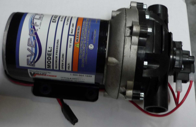 POMPE 5 MEMBRANES 12V EVERFLO - 20,8L/min - 4,1 Bars