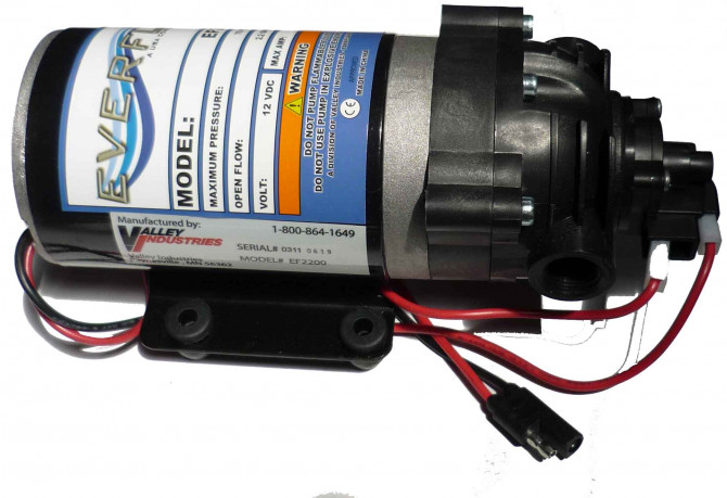 POMPE 3 MEMBRANES 12V EVERFLO - 3,75L/min - 2,8 Bars